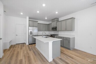 4242 W Perspective St in Eagle, ID - Building Photo - Building Photo