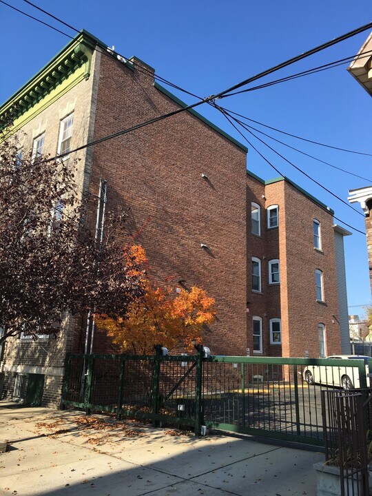 358 Summer Ave, Unit 1 in Newark, NJ - Foto de edificio