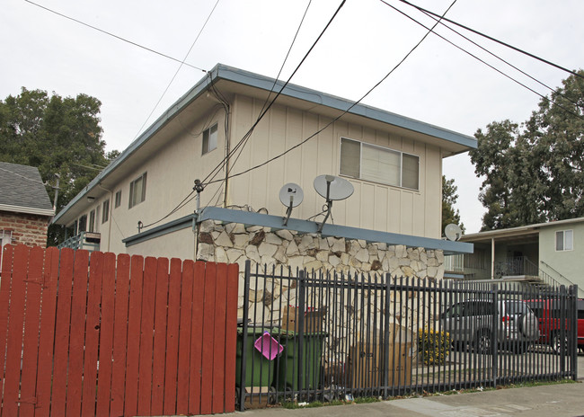 3055 Curran Ave in Oakland, CA - Building Photo - Building Photo