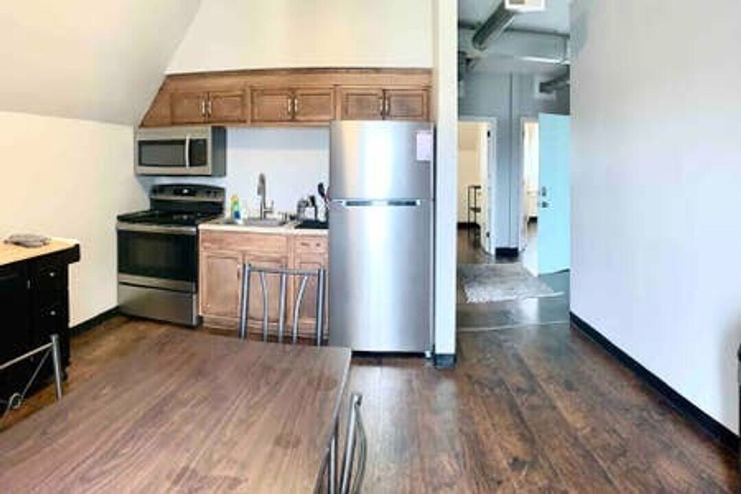 624 N Negley Ave in Pittsburgh, PA - Building Photo