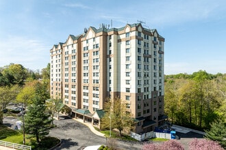 Chestnut Ridge Senior Residences in Chester, PA - Foto de edificio - Building Photo