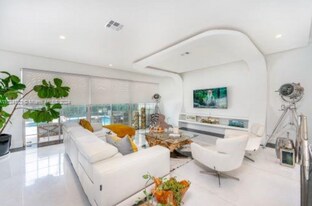 9870 NW 47th Ter in Doral, FL - Building Photo