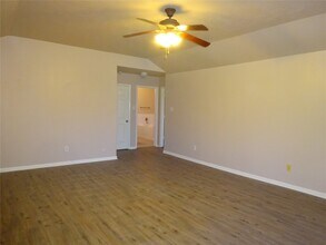 4918 Landward Ln in Houston, TX - Foto de edificio - Building Photo