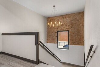 901 9th St, Unit LOFT D in Wichita Falls, TX - Foto de edificio - Building Photo