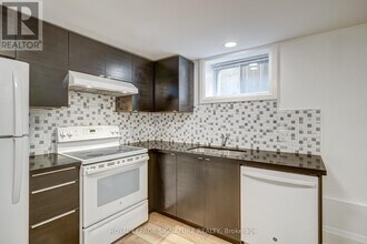 250 Nairn Ave in Toronto, ON - Building Photo - Building Photo