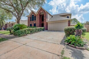 16023 Williwaw Dr in Houston, TX - Building Photo