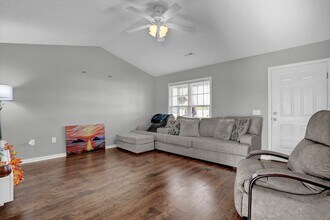 106 Clint Mills Rd in Maysville, NC - Building Photo - Building Photo