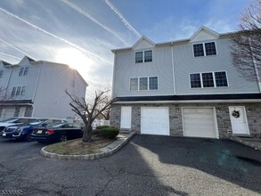 124 Home Pl in Lodi, NJ - Building Photo - Building Photo