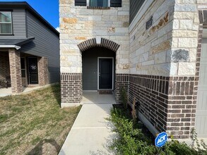4684 Via Sonoma Trail in Converse, TX - Building Photo - Building Photo
