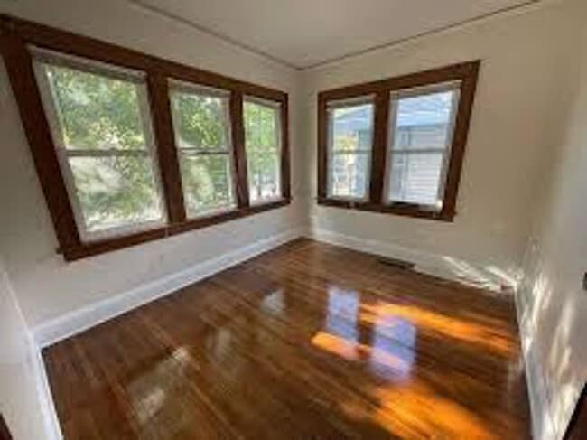 1010 12th Ave SE in Minneapolis, MN - Building Photo - Building Photo