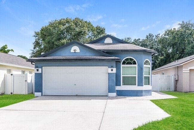 property at 1318 Oak Grove Ct