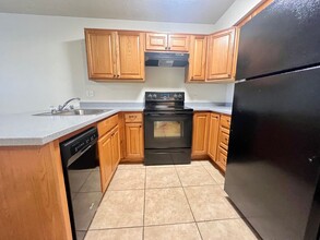 205 Hanosh Ct SE in Albuquerque, NM - Building Photo - Building Photo