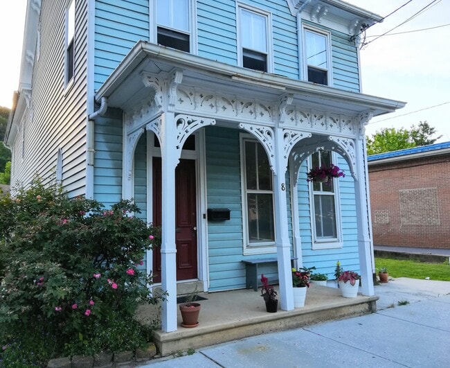 8 Water St Rentals in Glen Rock, PA