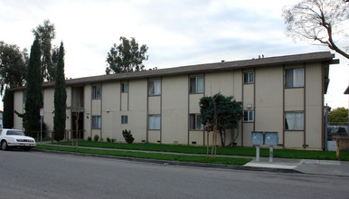 588 Avalani Ave in San Jose, CA - Foto de edificio - Building Photo