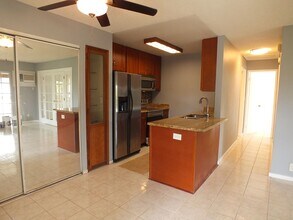 140 Uwapo Rd in Kihei, HI - Building Photo - Building Photo