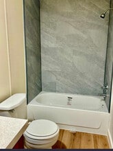 933 Mt Vernon Rd in Tunnel Hill, GA - Foto de edificio - Building Photo