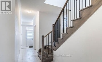 17 Overstone Rd in Halton Hills, ON - Building Photo - Building Photo