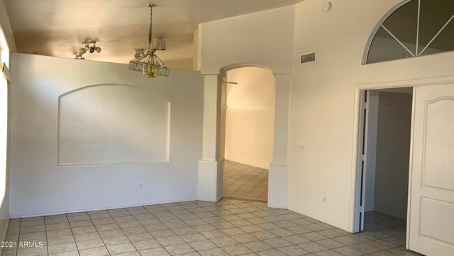 13757 W Vernon Ave in Goodyear, AZ - Building Photo - Building Photo