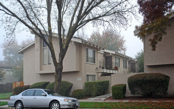 2221 Q St in Sacramento, CA - Building Photo - Building Photo