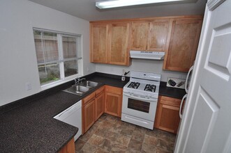 575 24th St in Arcata, CA - Building Photo - Building Photo