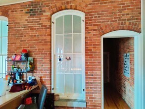 317 W Fayette St, Unit 2 in Syracuse, NY - Foto de edificio - Building Photo
