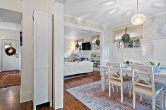 131 Broadway Ave N, Unit FL2-ID1368698P in Wayzata, MN - Foto de edificio - Building Photo