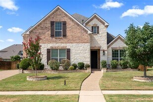 2911 Redfern Dr in Roanoke, TX - Building Photo