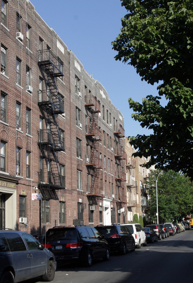 Mingert Court in Brooklyn, NY - Building Photo - Building Photo