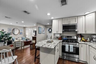297 D St in Boston, MA - Building Photo - Building Photo