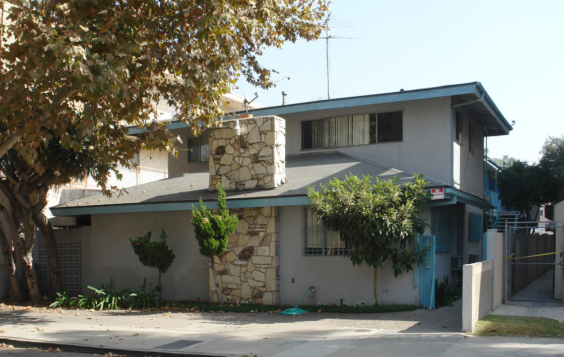 Durant Apartments in Santa Ana, CA - Building Photo