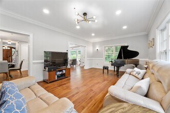 22 Crane Rd in Scarsdale, NY - Building Photo - Building Photo