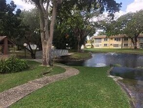 5140 SW 40th Ave, Unit 23C in Fort Lauderdale, FL - Building Photo - Building Photo