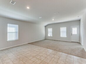 233 Abingdon St in Azle, TX - Building Photo - Building Photo