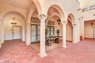 Los Patios De Cordova 218 S Oakland Ave in Pasadena, CA - Building Photo - Building Photo