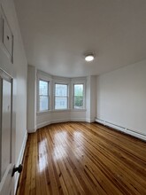 66 W 18th St, Unit 2F in Bayonne, NJ - Building Photo - Building Photo