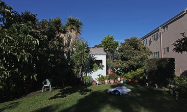 1015 Ruberta Ave in Glendale, CA - Foto de edificio - Building Photo