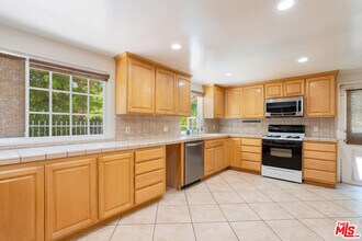 5504 Tyrone Ave in Los Angeles, CA - Building Photo - Building Photo