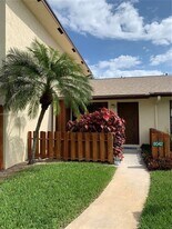 8042 SE Villa Cir in Hobe Sound, FL - Building Photo