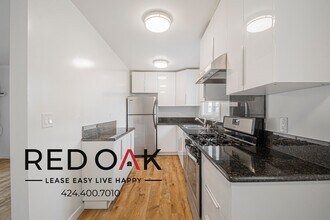 14041 Moorpark St in Los Angeles, CA - Foto de edificio - Building Photo