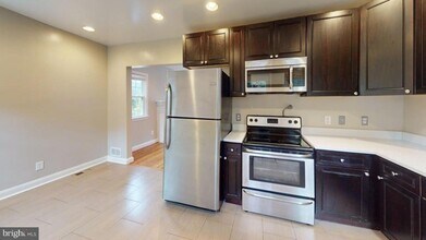 3507 27th Ave in Temple Hills, MD - Foto de edificio - Building Photo