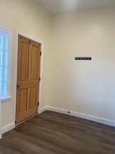 528 Chapel St, Unit Apartment -B in New Haven, CT - Building Photo - Building Photo