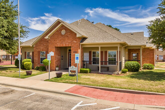 ARBOR OAKS in Odessa, TX - Foto de edificio - Interior Photo