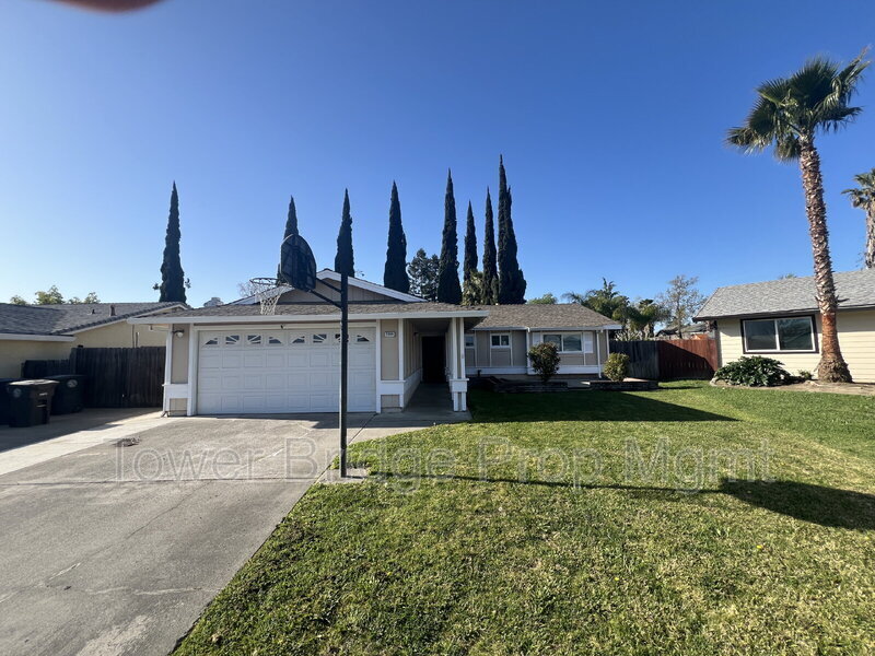 7209 Catboat Cir in Citrus Heights, CA - Building Photo
