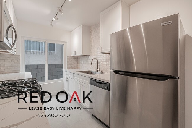 120 S Oxford Ave in Los Angeles, CA - Building Photo - Building Photo