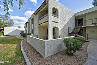 10444 N 69th St in Paradise Valley, AZ - Building Photo - Building Photo