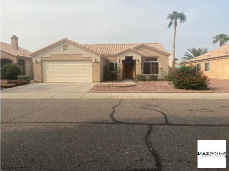 10322 W San Juan Ave in Glendale, AZ - Building Photo