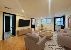 16 Briarwood Rd in Jersey City, NJ - Building Photo