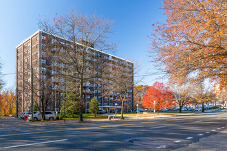 The Fountains in Staten Island, NY - Foto de edificio - Building Photo