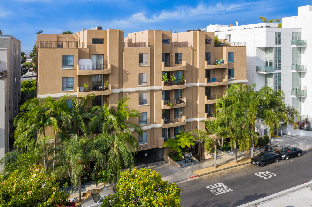 Hawthorne Regency Apartments in Los Angeles, CA - Building Photo