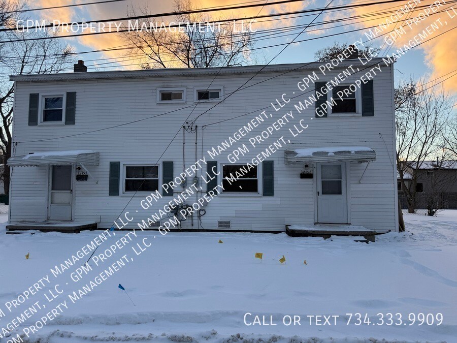 32155 Genessee St in Westland, MI - Building Photo